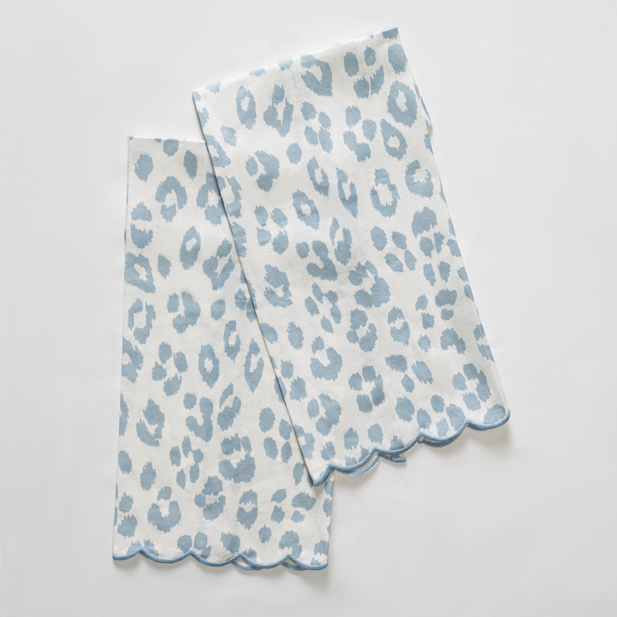 Matouk Schumacher Iconic Leopard Guest Towels in Sky