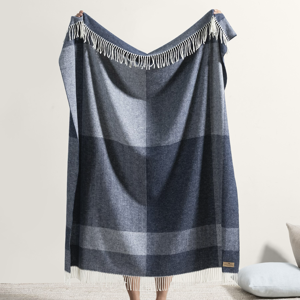 Hanging Lands Downunder Hampton Plaid Herringbone Throws in Navy Color