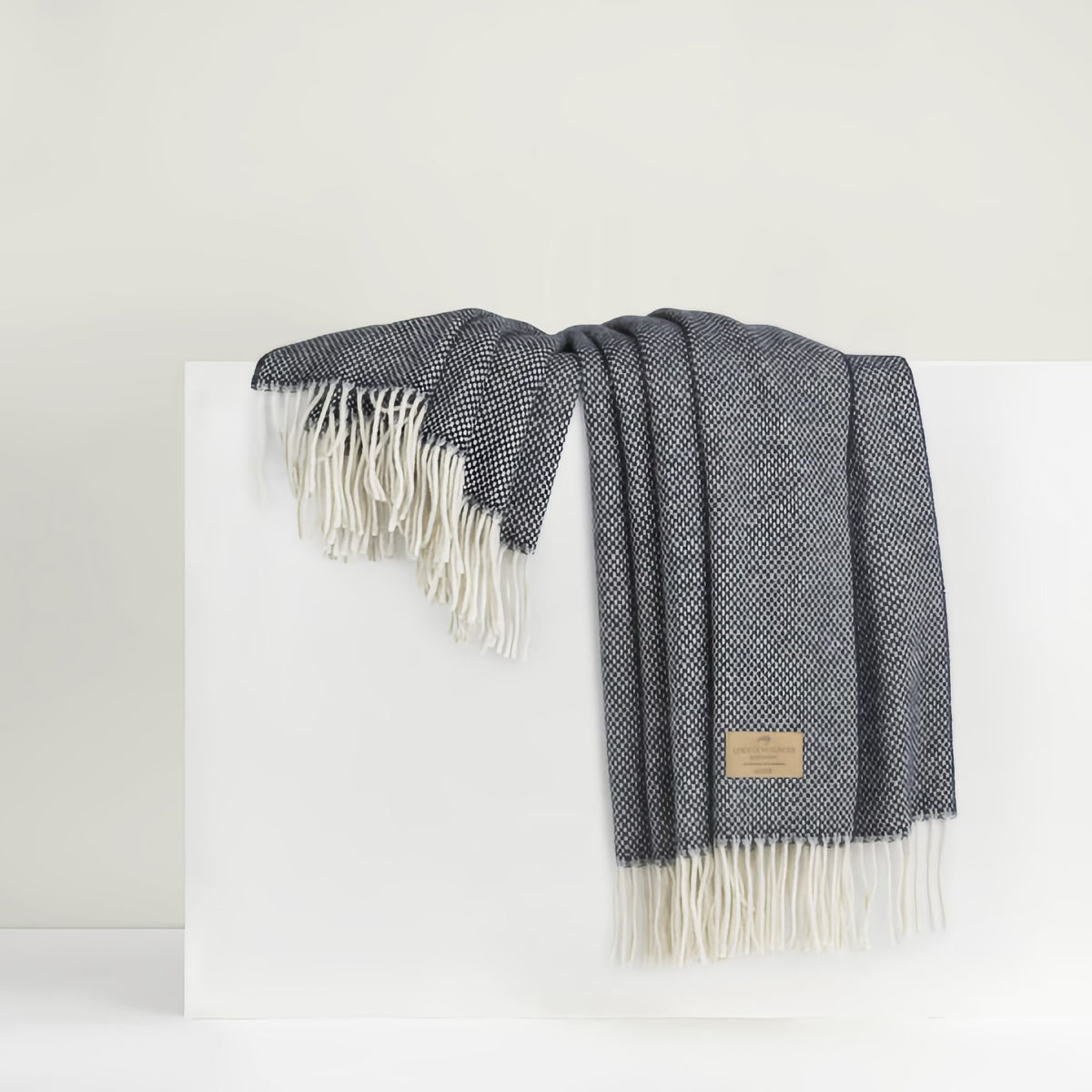 Lands Downunder Juno Cashmere Throw in Navy color