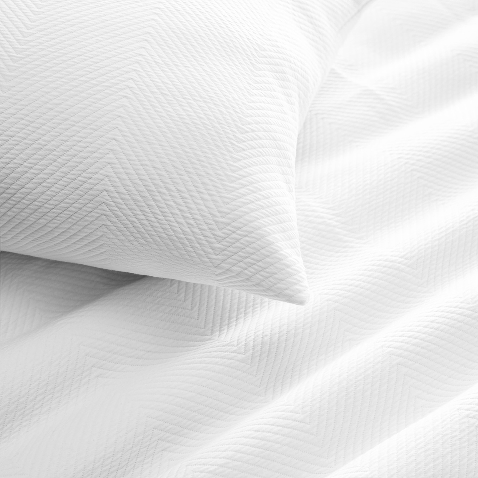 Folded Lands Downunder Lattice Cotton Coverlet in White Color