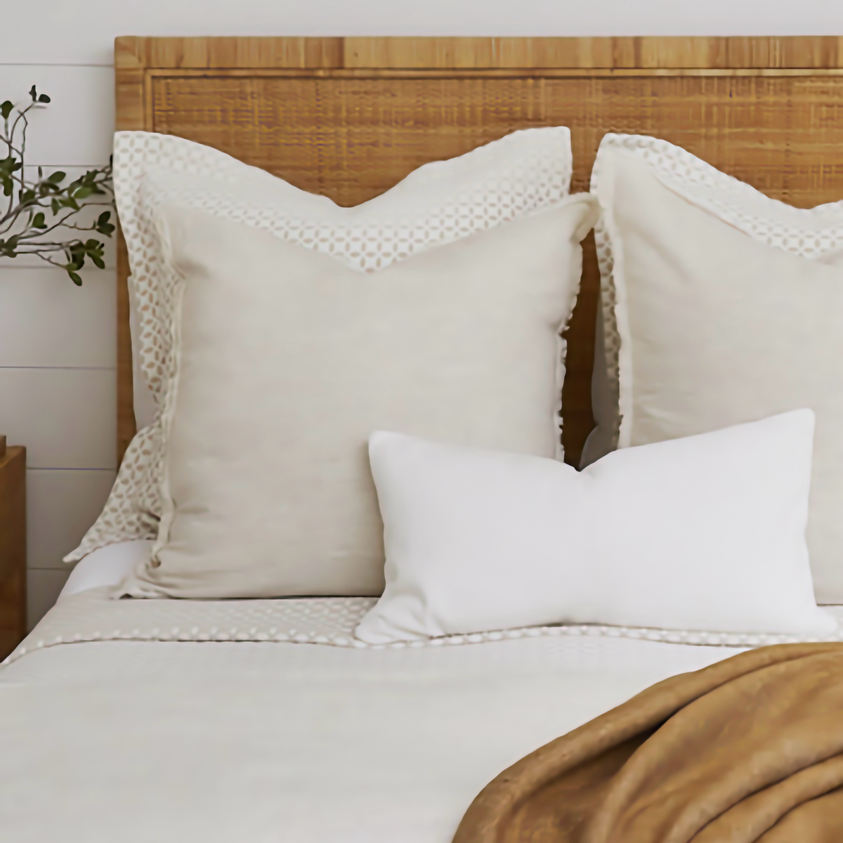 Lands Downunder Leaf Reversible Blanket and Shams with Coordinate Bedding