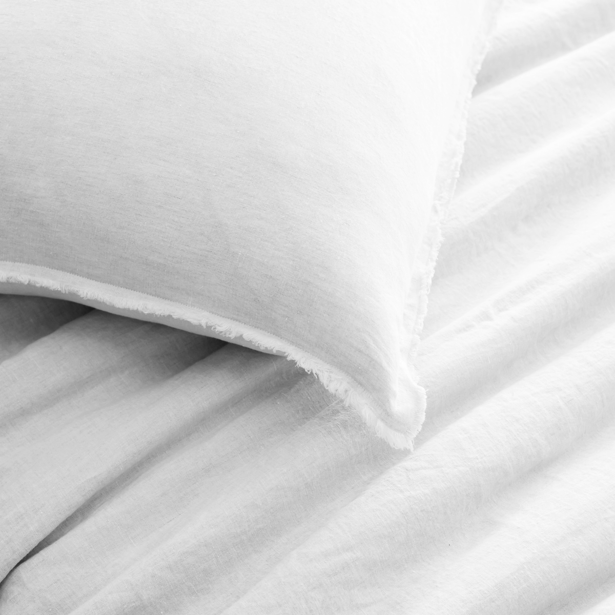 Fabric Closeup of Lands Downunder Linen Duvet Covers and Shams in White  Color