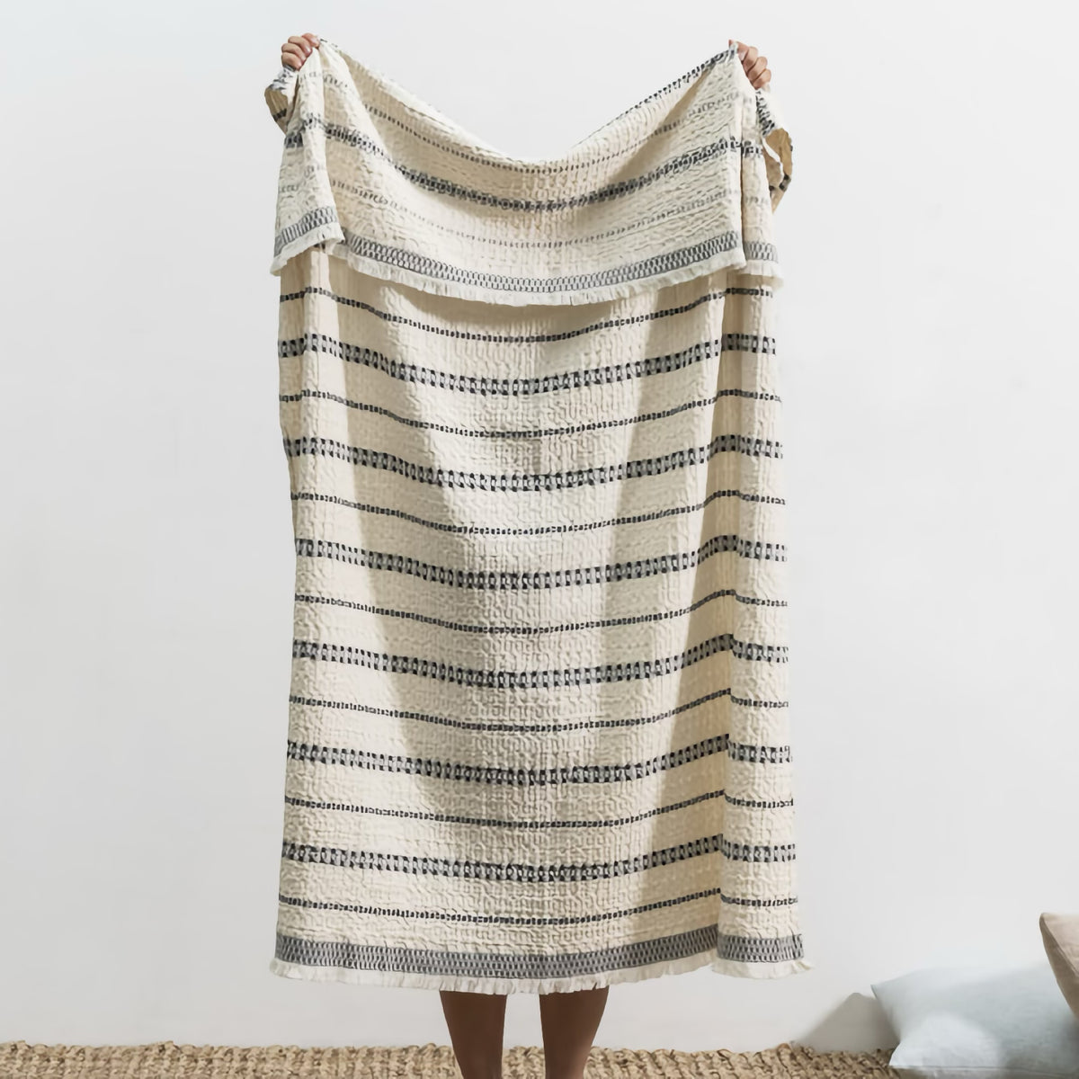 Hanging Lands Downunder Lisbon Cotton Throw in Charcoal color