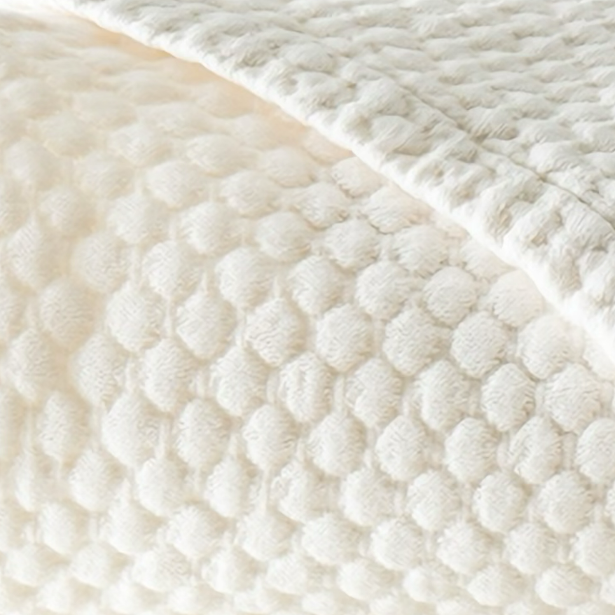 Fabric Closeup of Lands Downunder Windsor Cotton Coverlet in Off-White Color