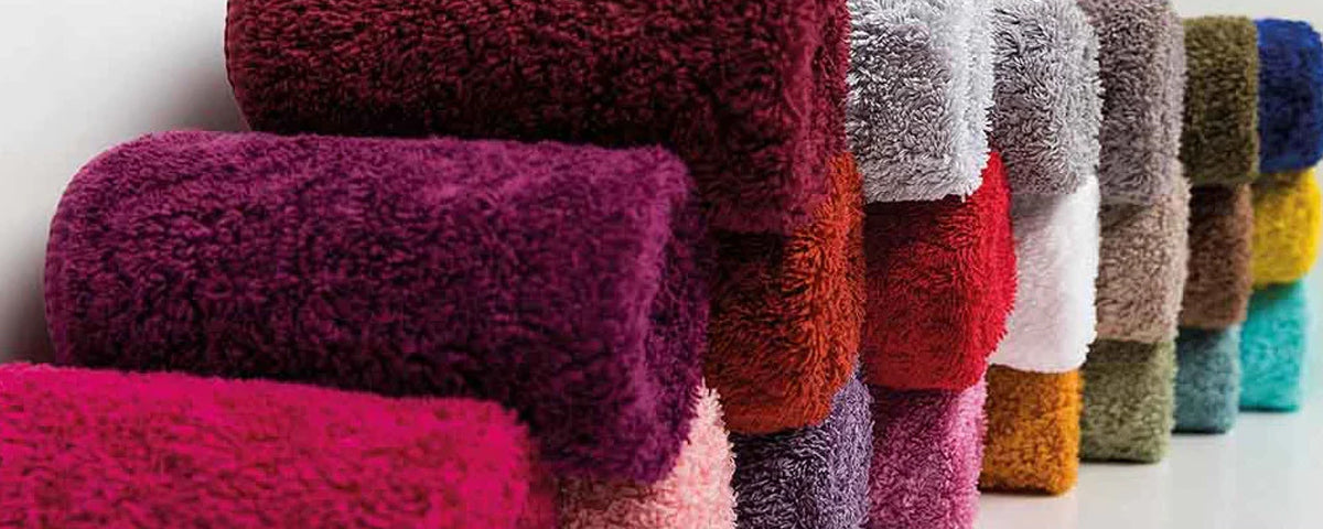 https://flandb.com/cdn/shop/files/Luxury-european-bath-towels-rugs-linens-2.5x1_1600x.jpg?v=1662566309