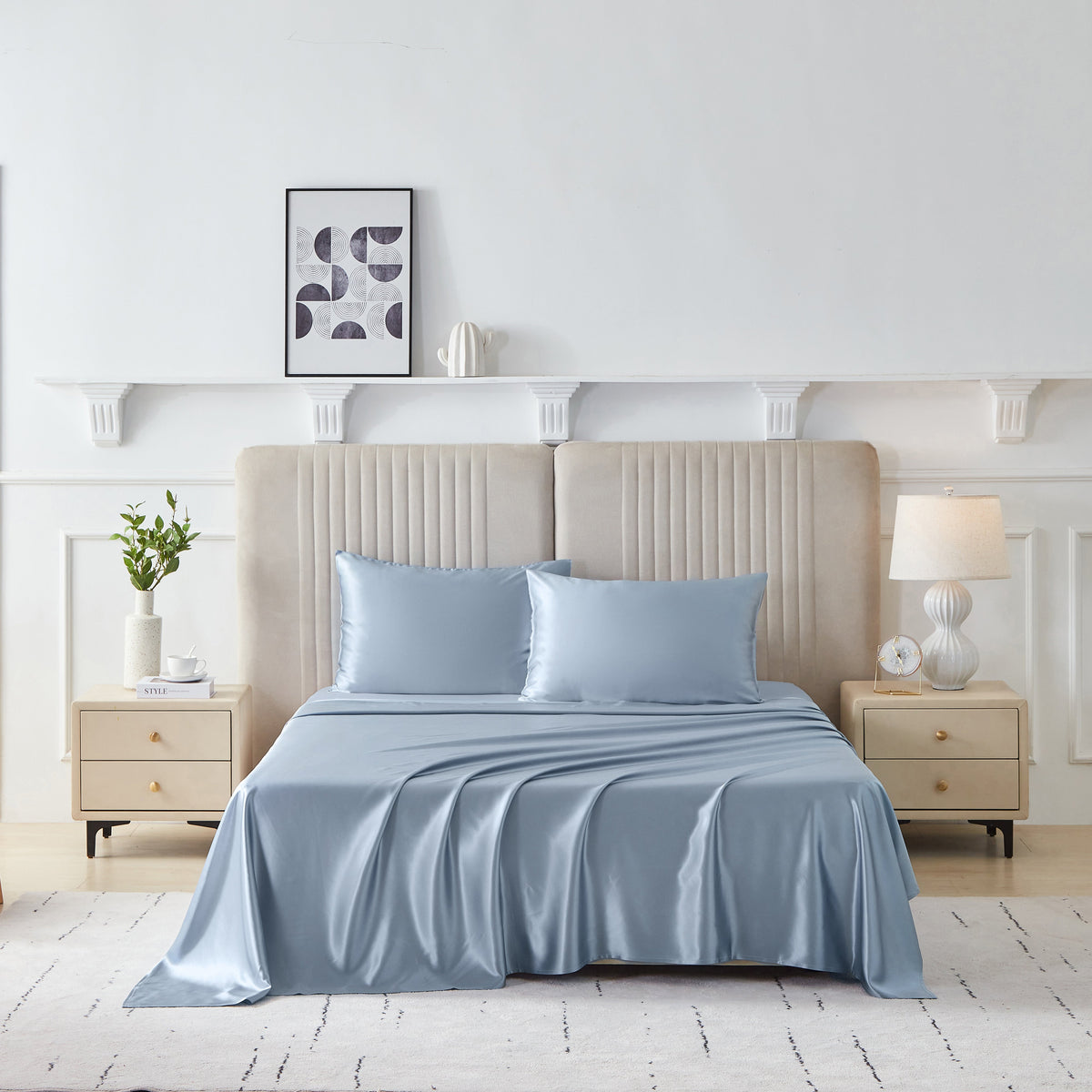 Elegant 22 momme mulberry silk bed sheets, featuring a smooth, lustrous finish for ultimate comfort