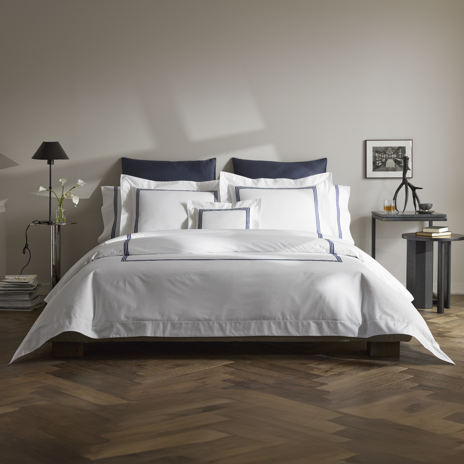 Full Bed in Matouk Bel Tempo Bedding in Navy