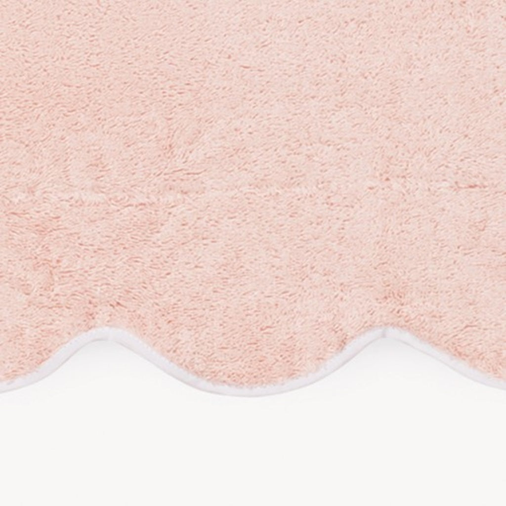 Silo Image of Matouk Cairo Scallop Bath Towels in Color Blush/White