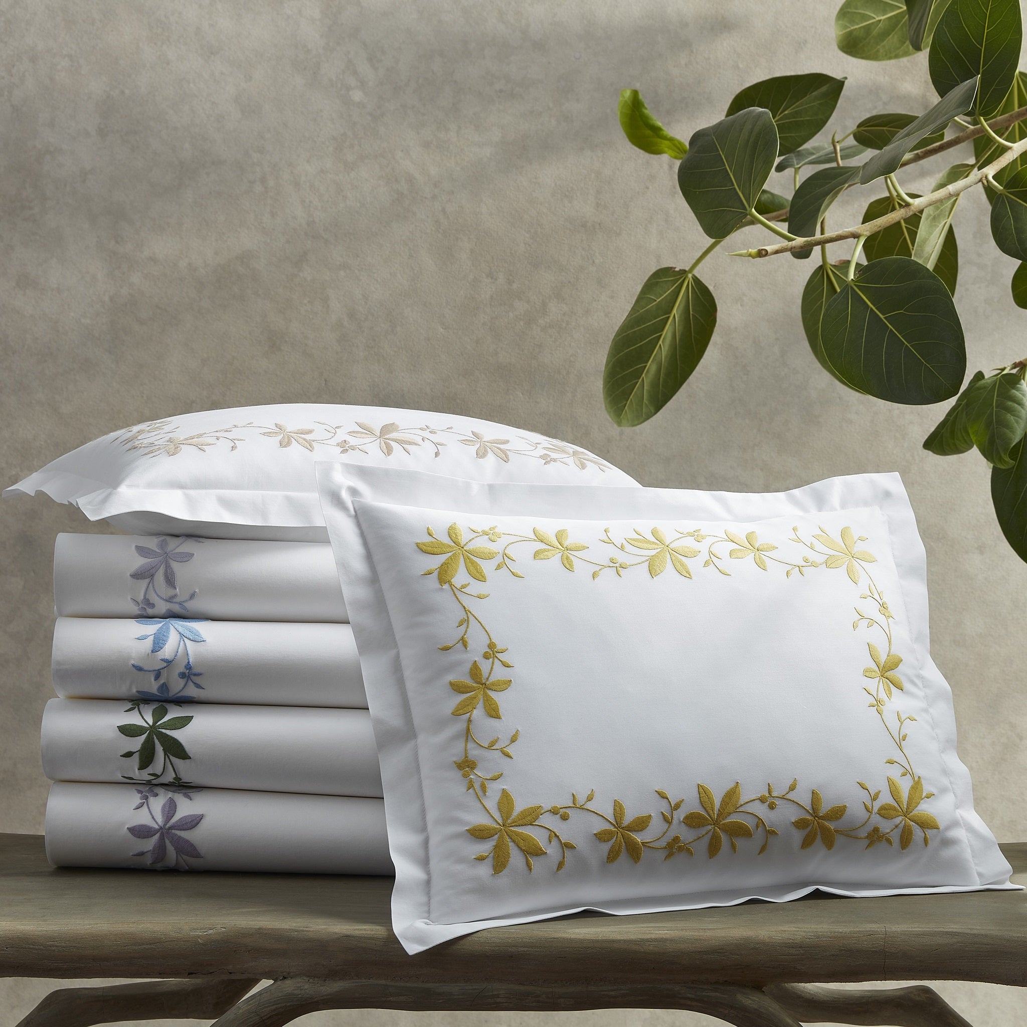 Matouk Callista Bedding (Lilac) | High End Embroidered Bedding Online ...