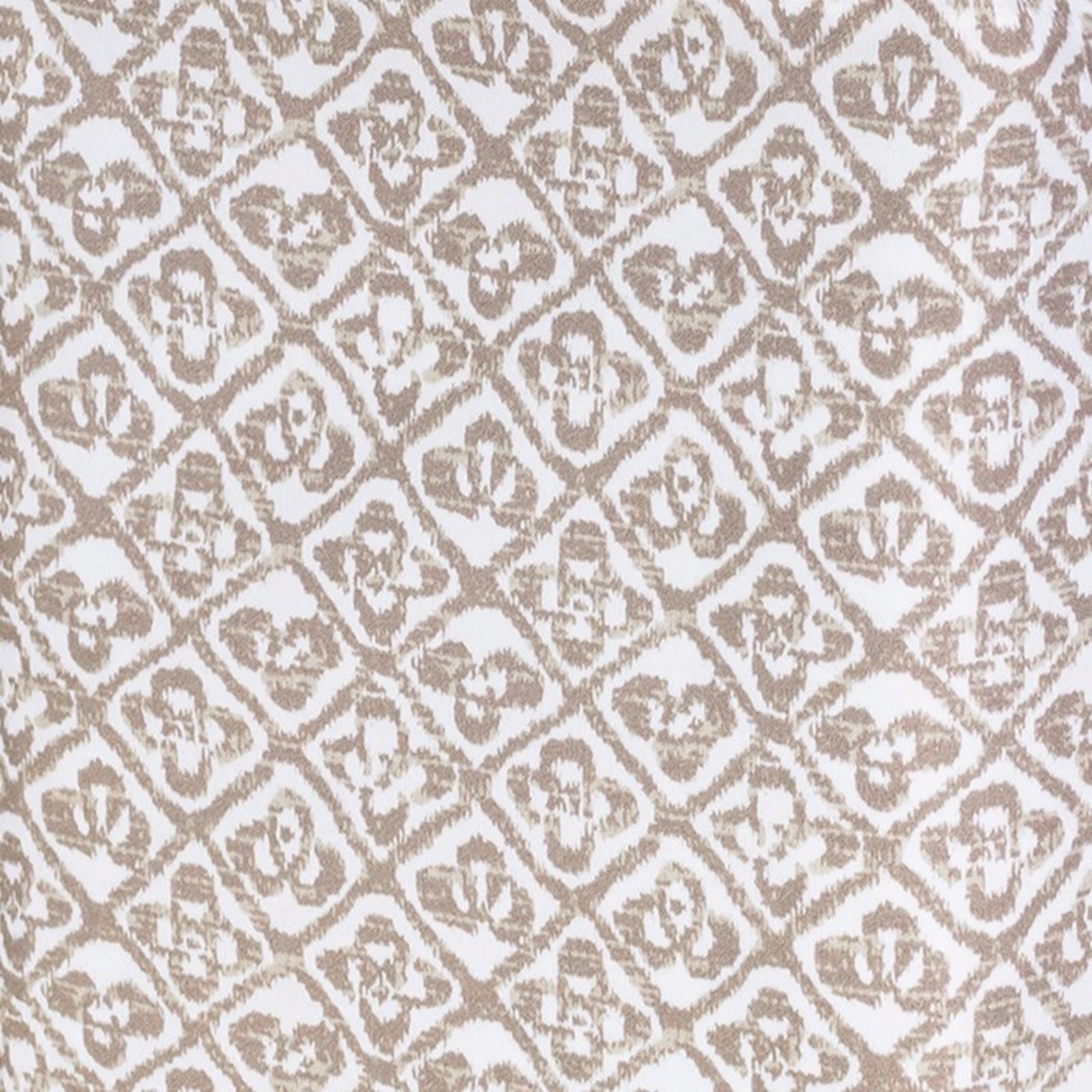 Lifestyle Shot of Matouk Catarina Tissue Box Cover