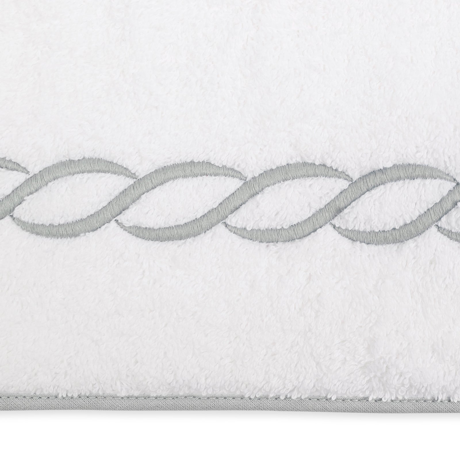 Matouk Classic Chain Bath Towels in Silver