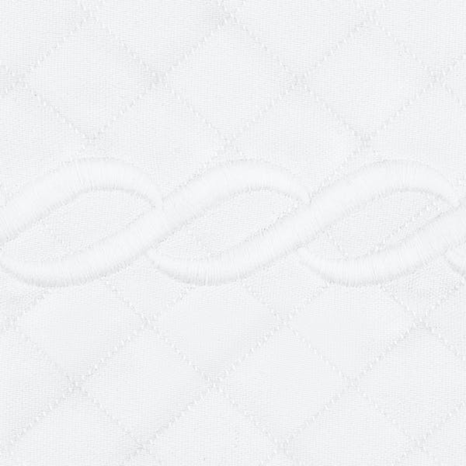 Full View of Matouk Classic Chain Scallop Matelassé Bedding Black/Bone with White Swatch