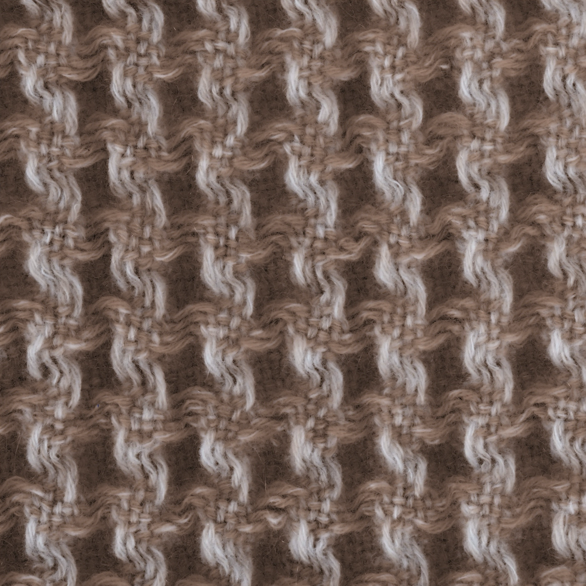 Fabric Closeup of Matouk Cleo Throw in Fawn