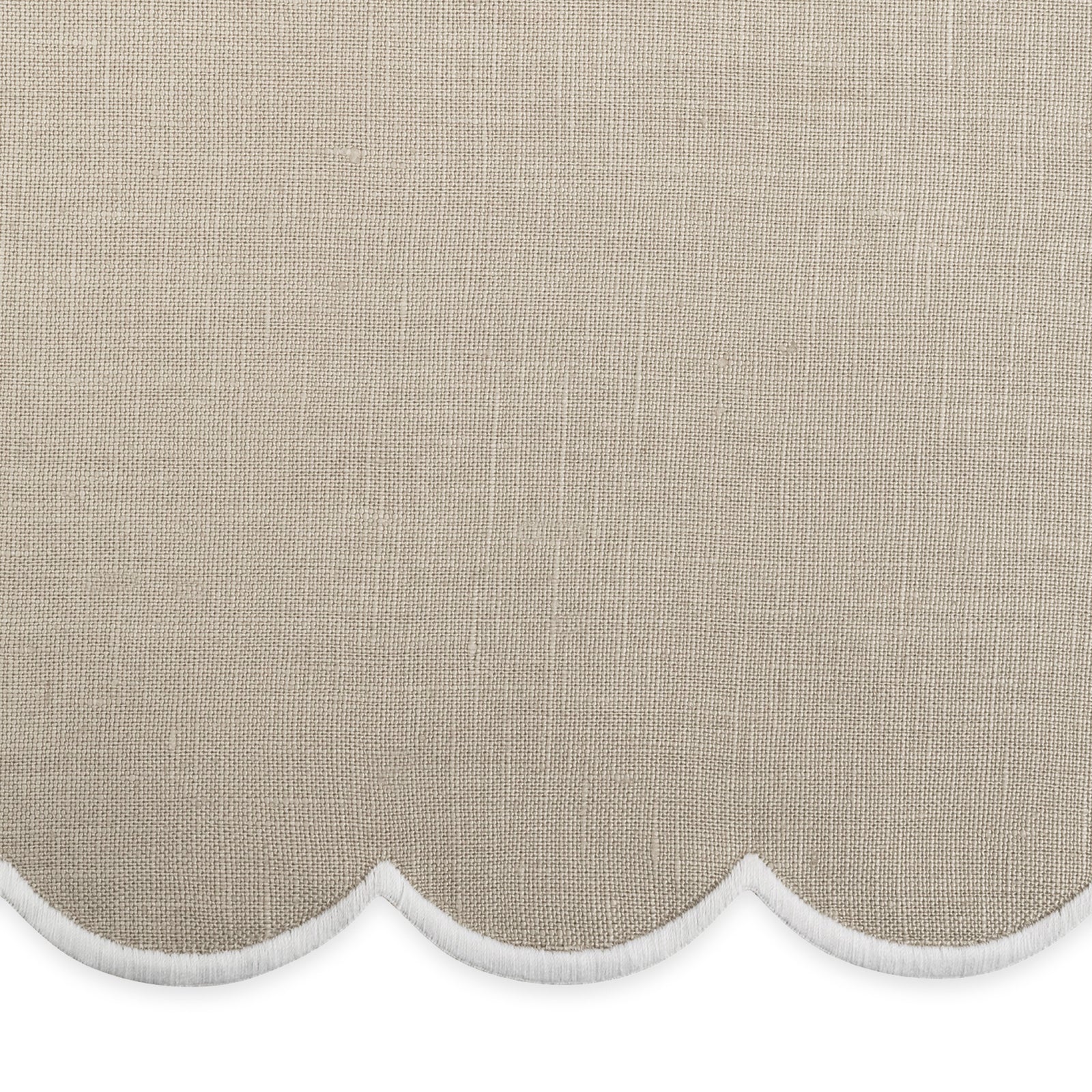 Napkins of Matouk Dakota Table Linens in Oat and White