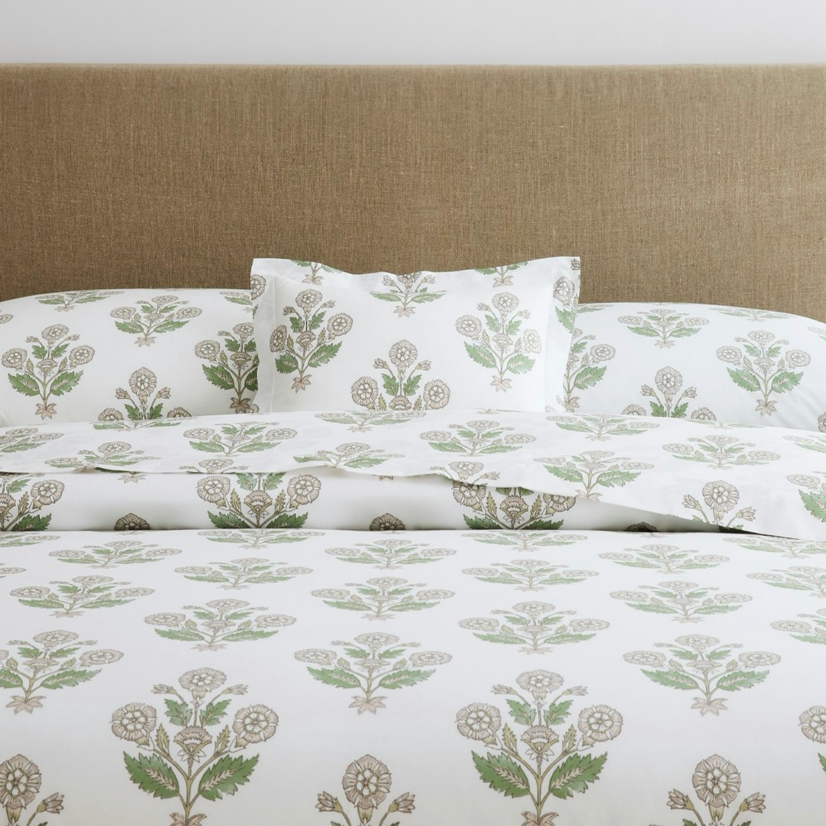 Closeup of Matouk Bedding Dalila Collection in Pebble style