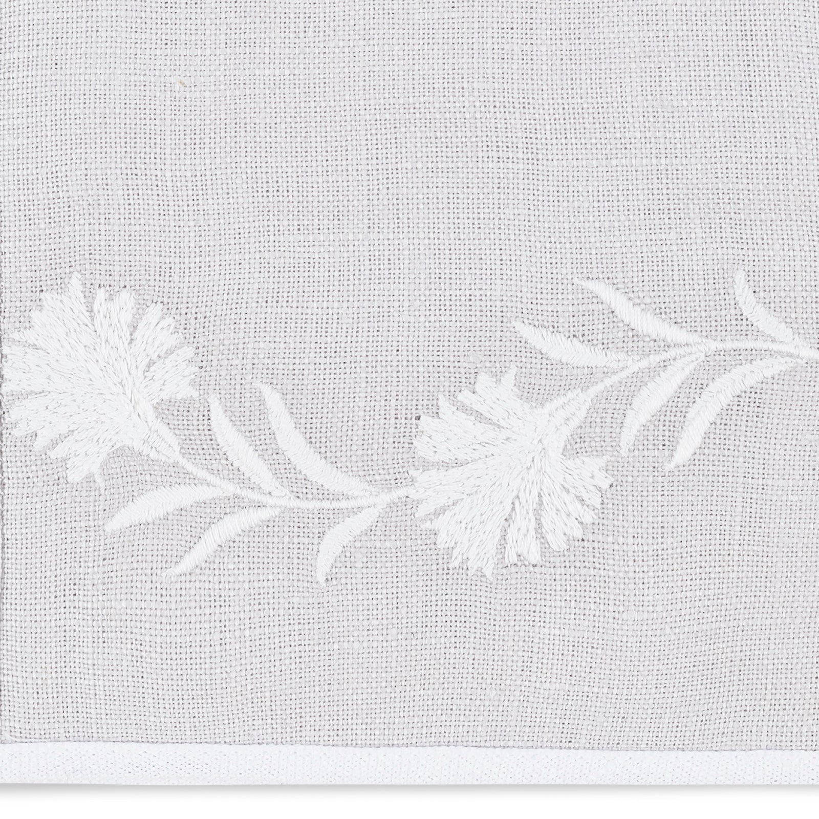 Matouk Daphne Guest Towels in Silver