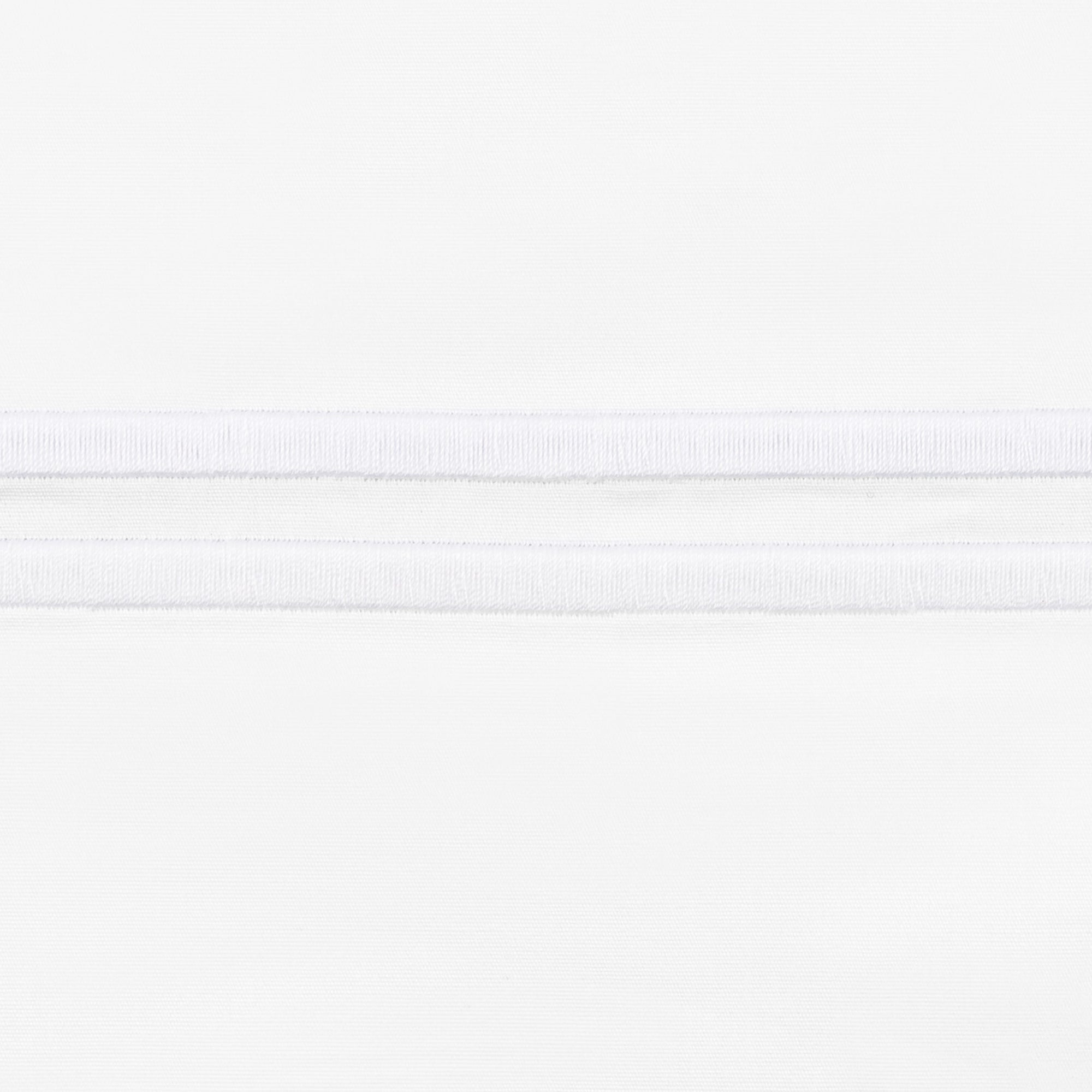 Corner Picture of Matouk Essex High End Bedding with Swatch in White Color