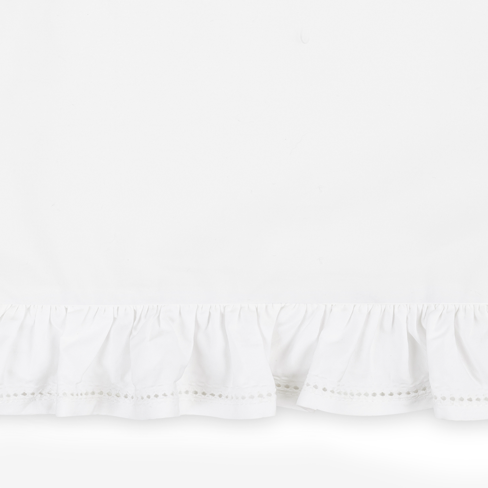 A bed with Matouk Georgia Bedding in White and Paley throw crimson red color