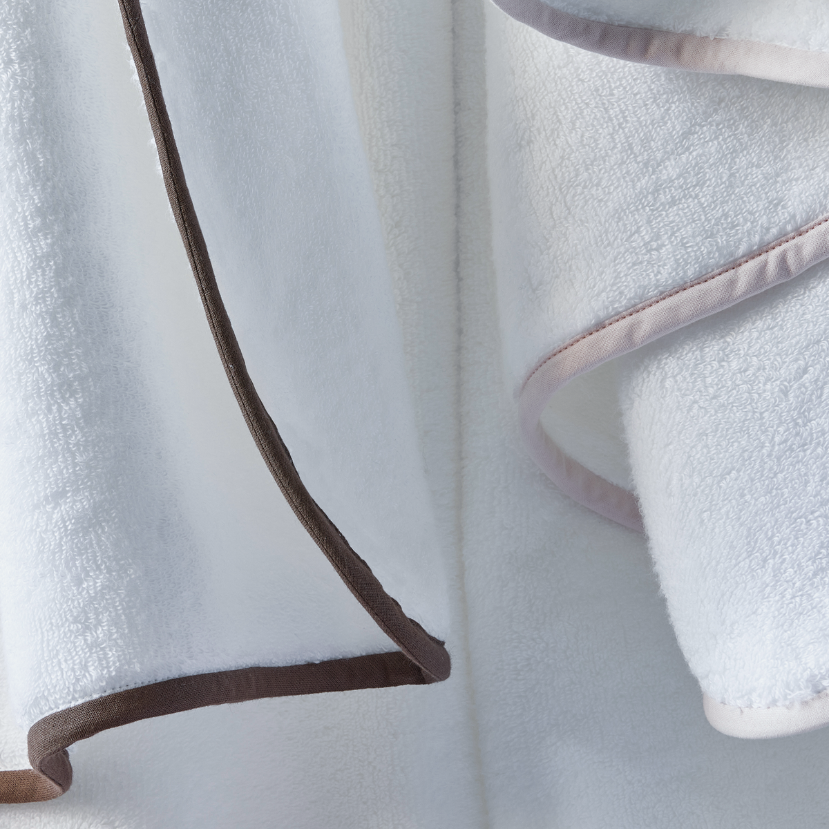 Matouk Giza Bath Towels in Closeup View 