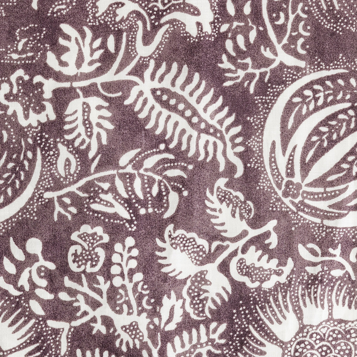 Swatch Sample of Matouk Granada Linen Tissue Box Cover in Thistle Color
