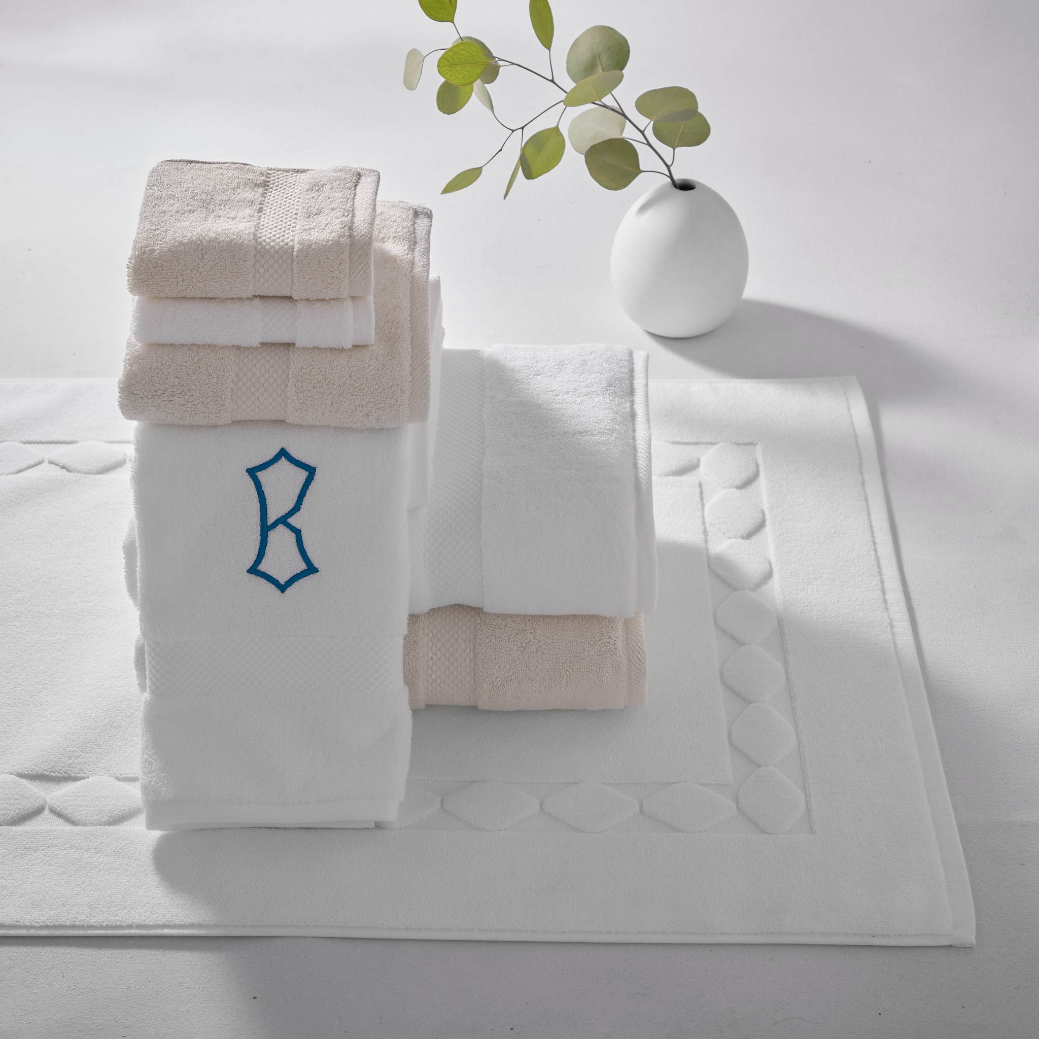 Luxury White 650gsm Hotel-Quality Towels