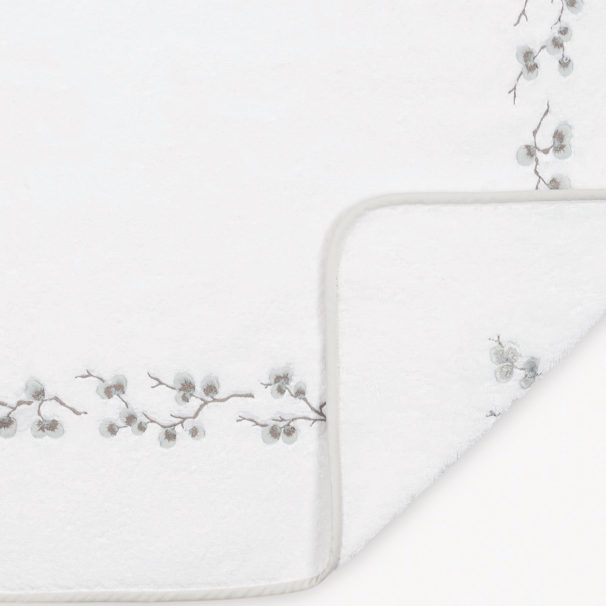 Fabric of Matouk Jasmine Giza Bath Towels and Mats in Cloud color