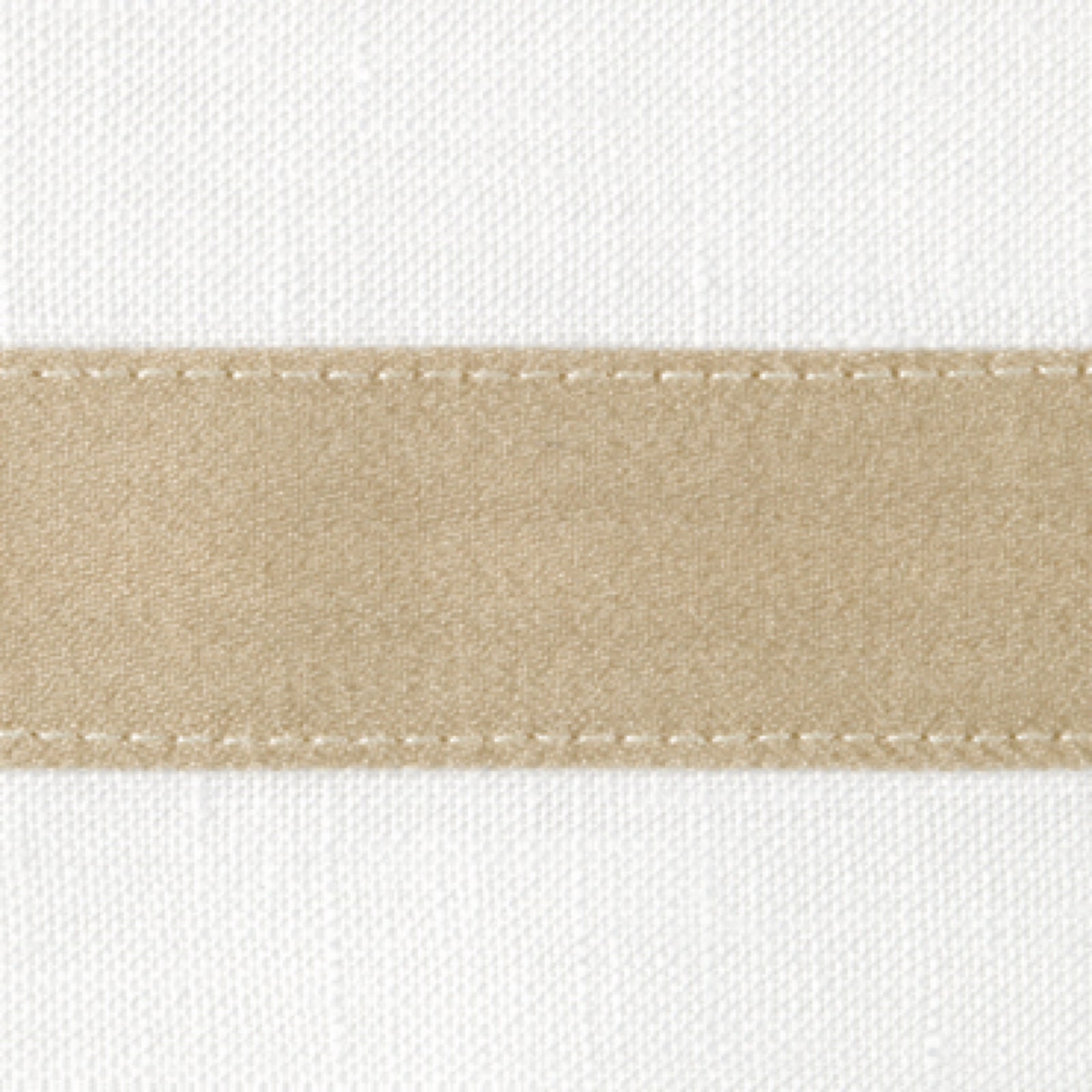 Pair of Matouk Lowell Guest Towels in Champagne