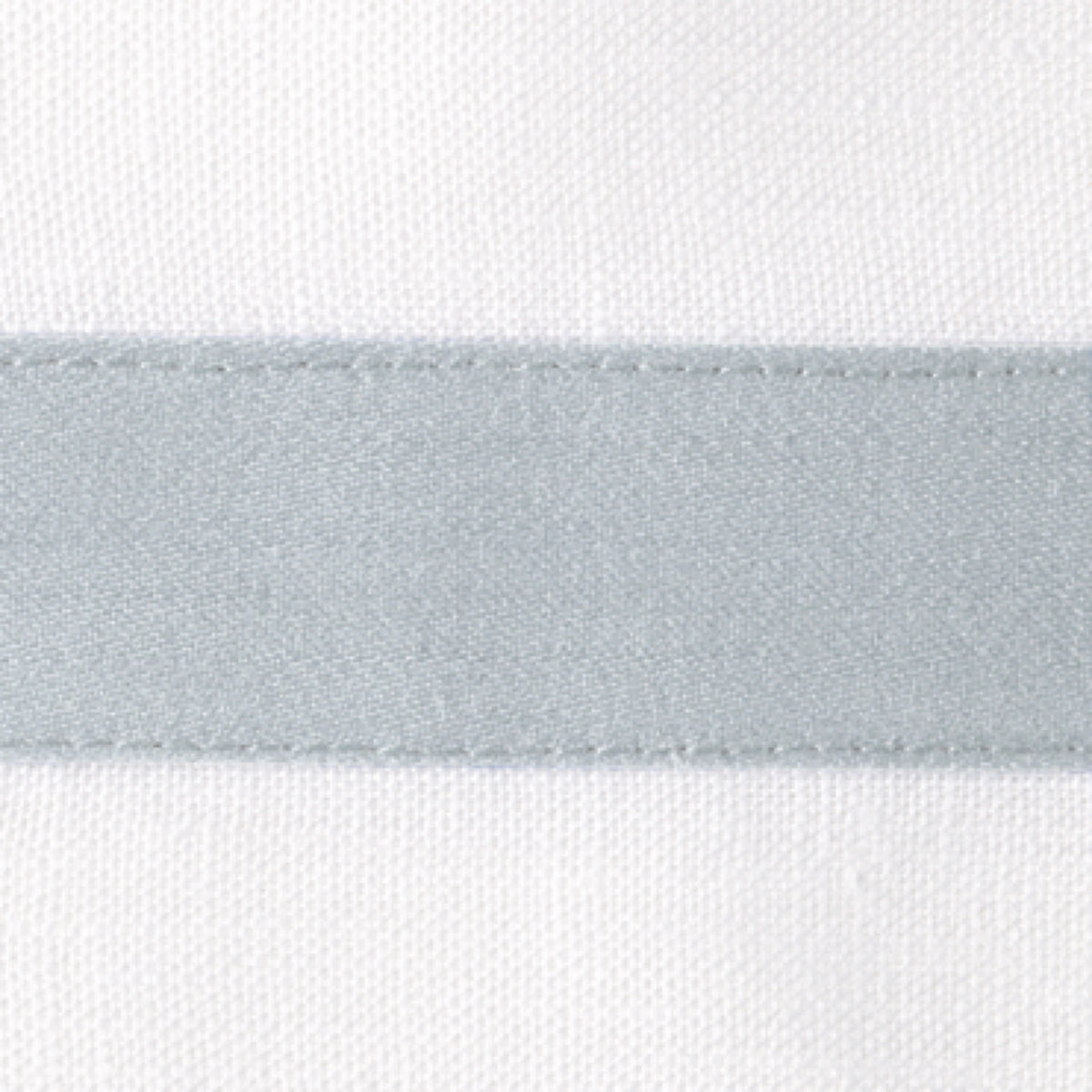 Swatch Sample of Matouk Lowell Guest Towels in Pool