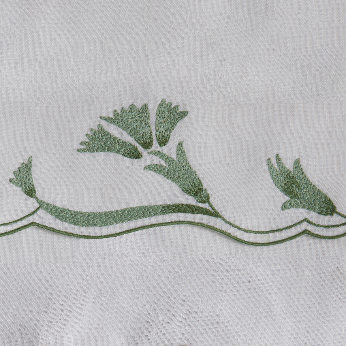 Pattern of Matouk Marcella Table Linens in Clover color