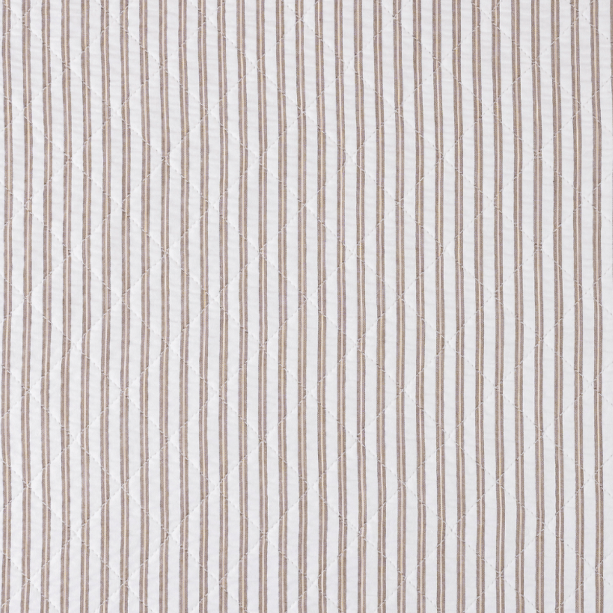Matouk Matteo Table Closeup Bark 100% cotton fabric