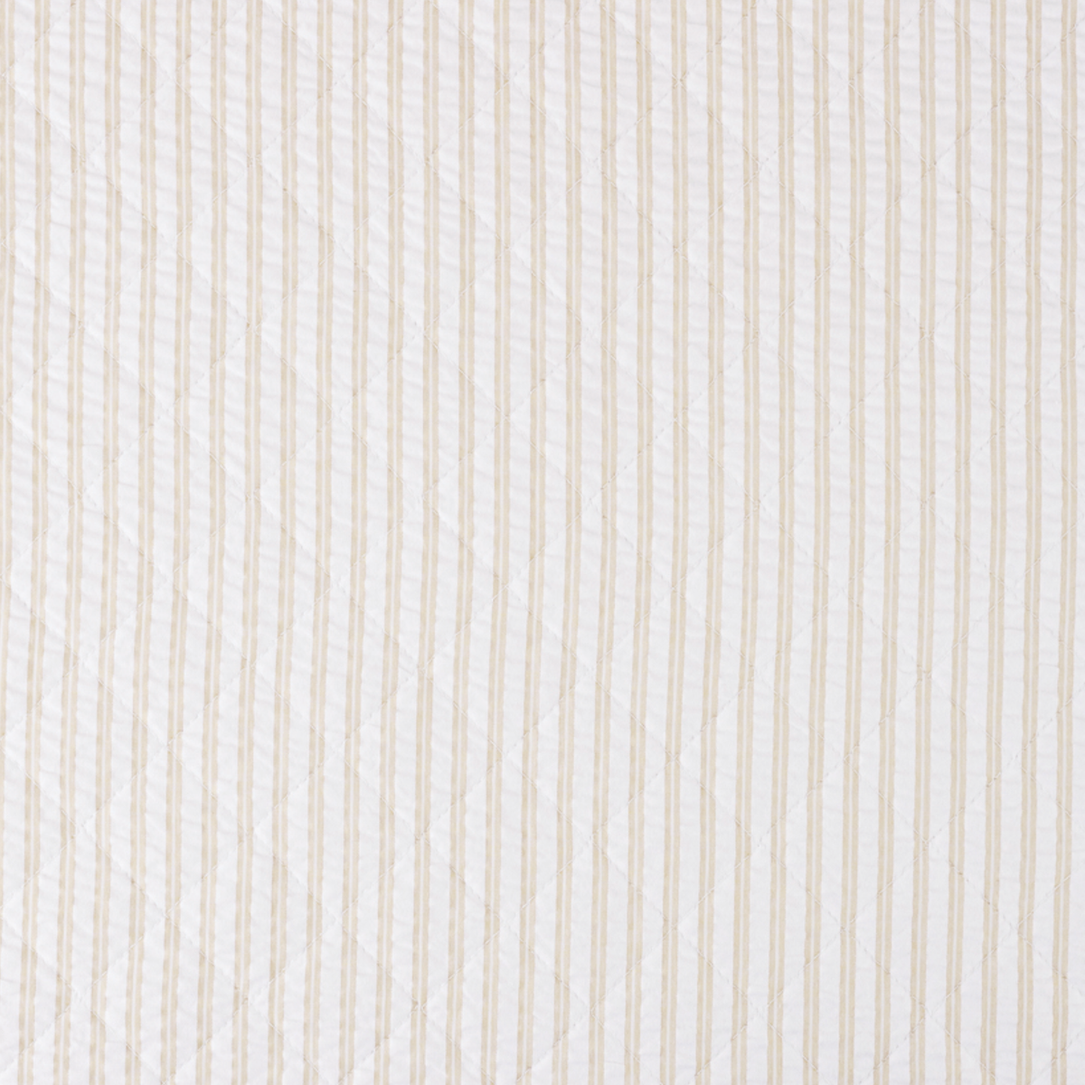 Matouk Matteo Table Closeup Nature 100% cotton fabric