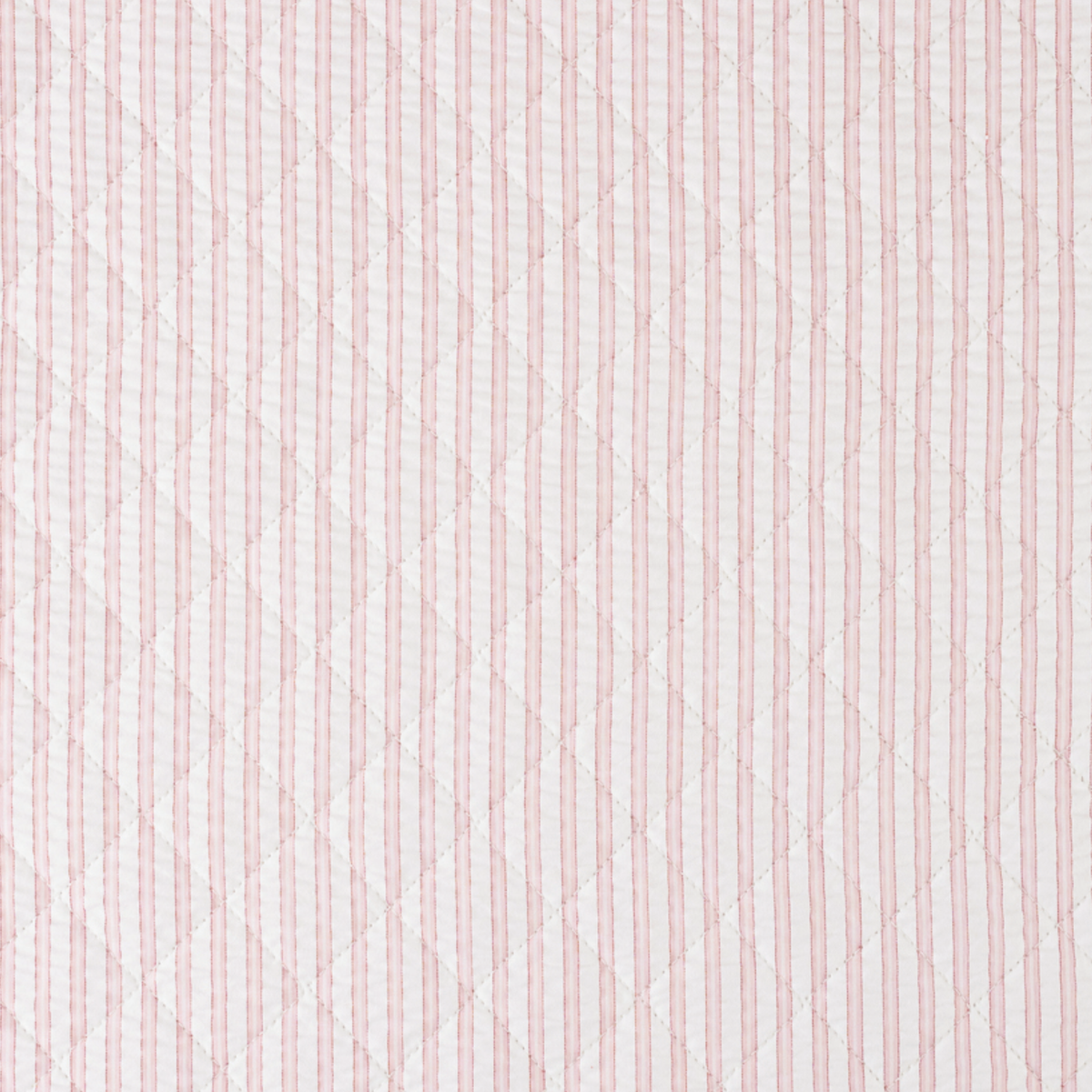 Matouk Matteo Table Closeup Pink 100% cotton fabric