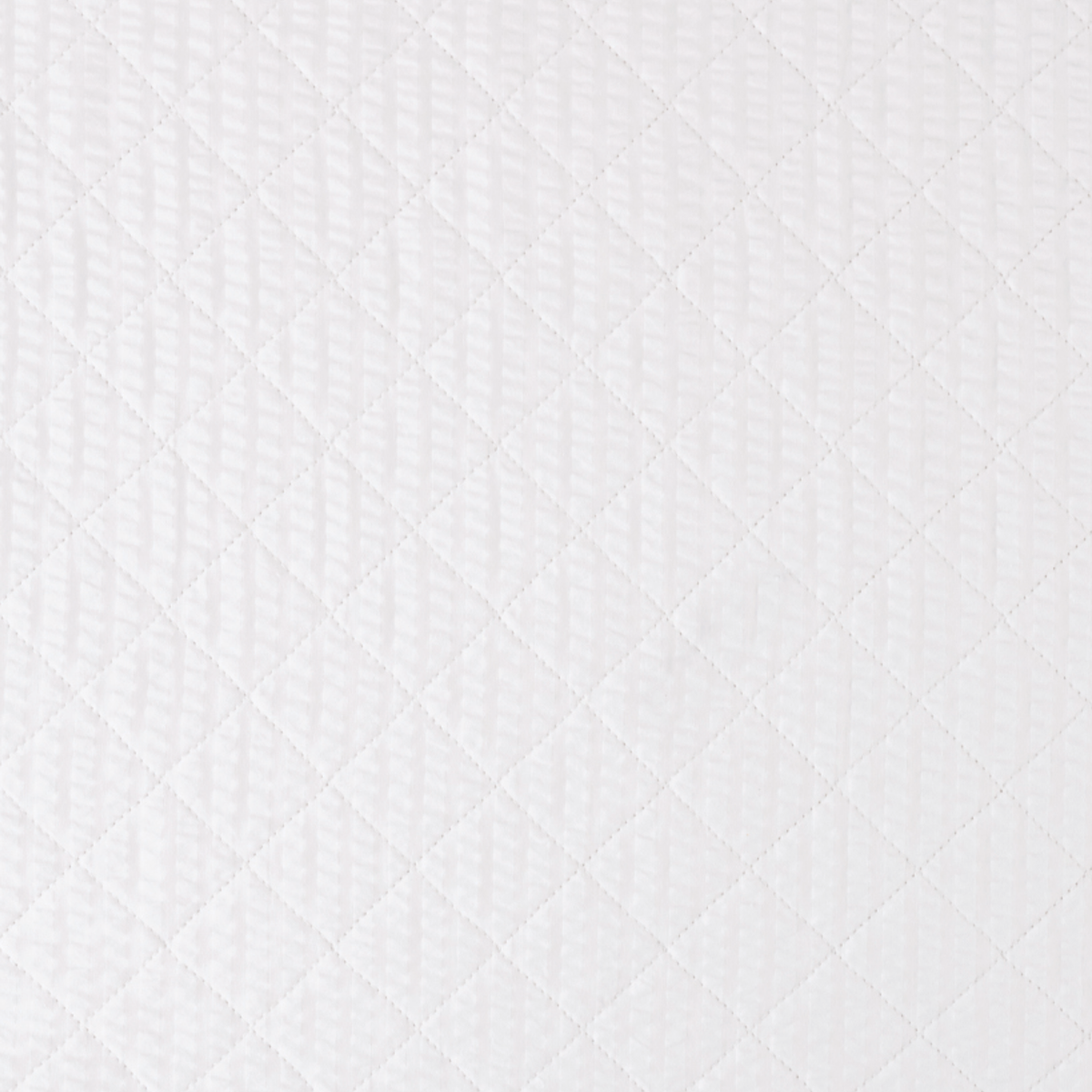 Matouk Matteo Table Closeup White 100% cotton fabric
