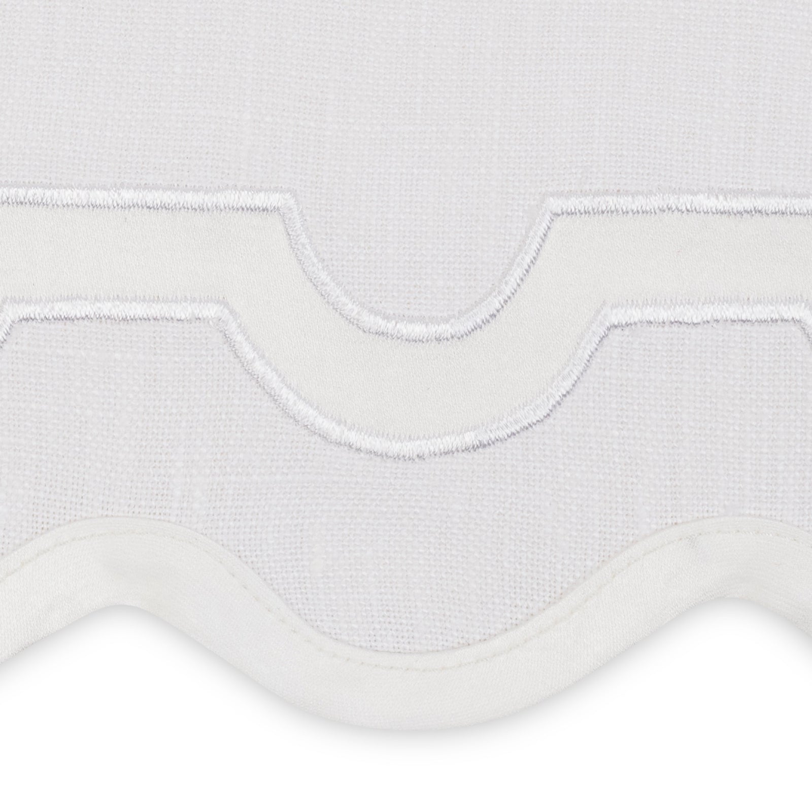 Pair of Matouk Mirasol Guest Towels in White and Bone Color