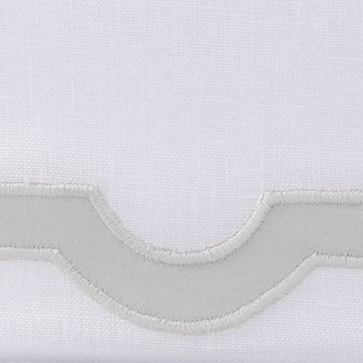 Swatch Sample of Matouk Mirasol Tissue Box Cover in Silver Color