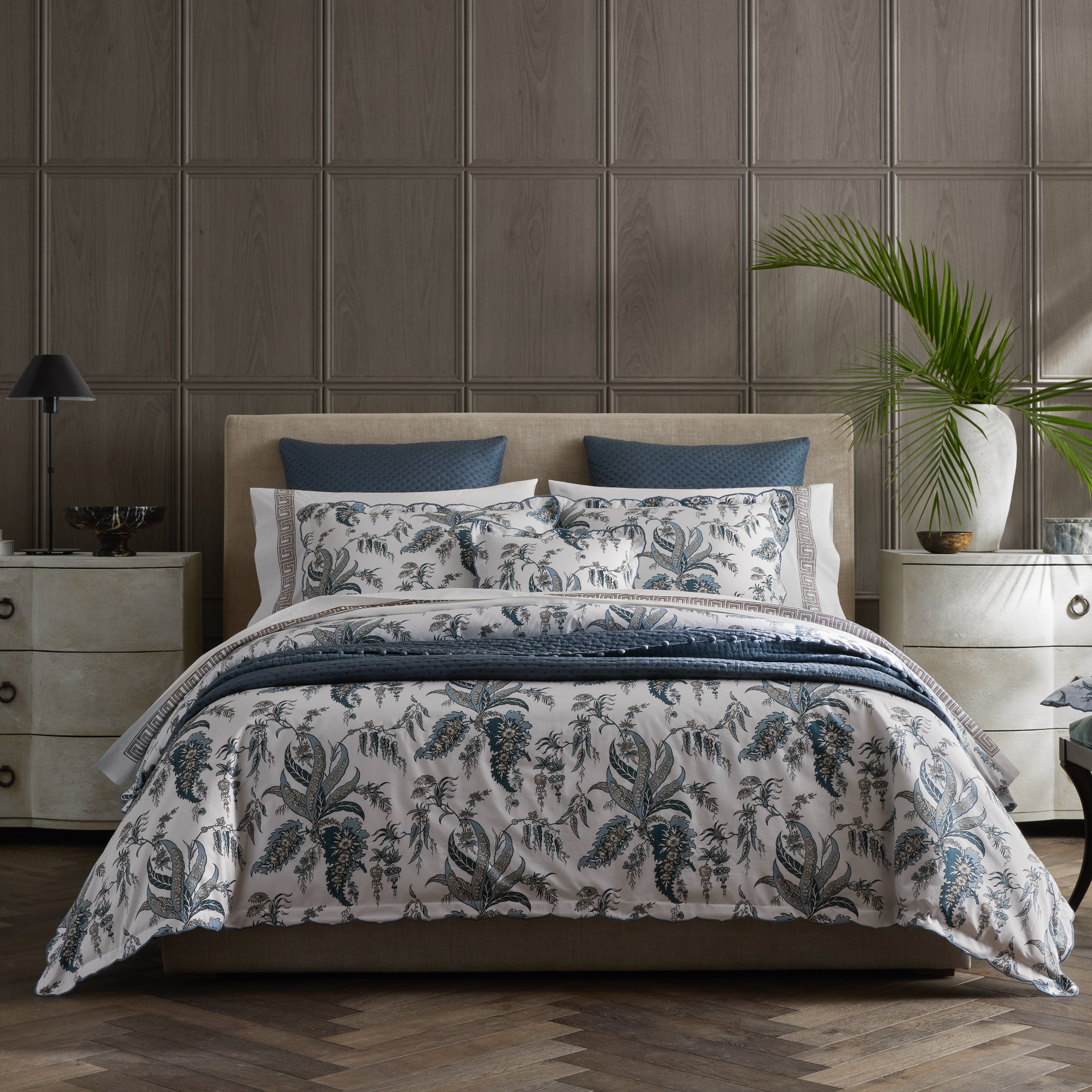 Bed in Matouk Schumacher Apolline Bedding