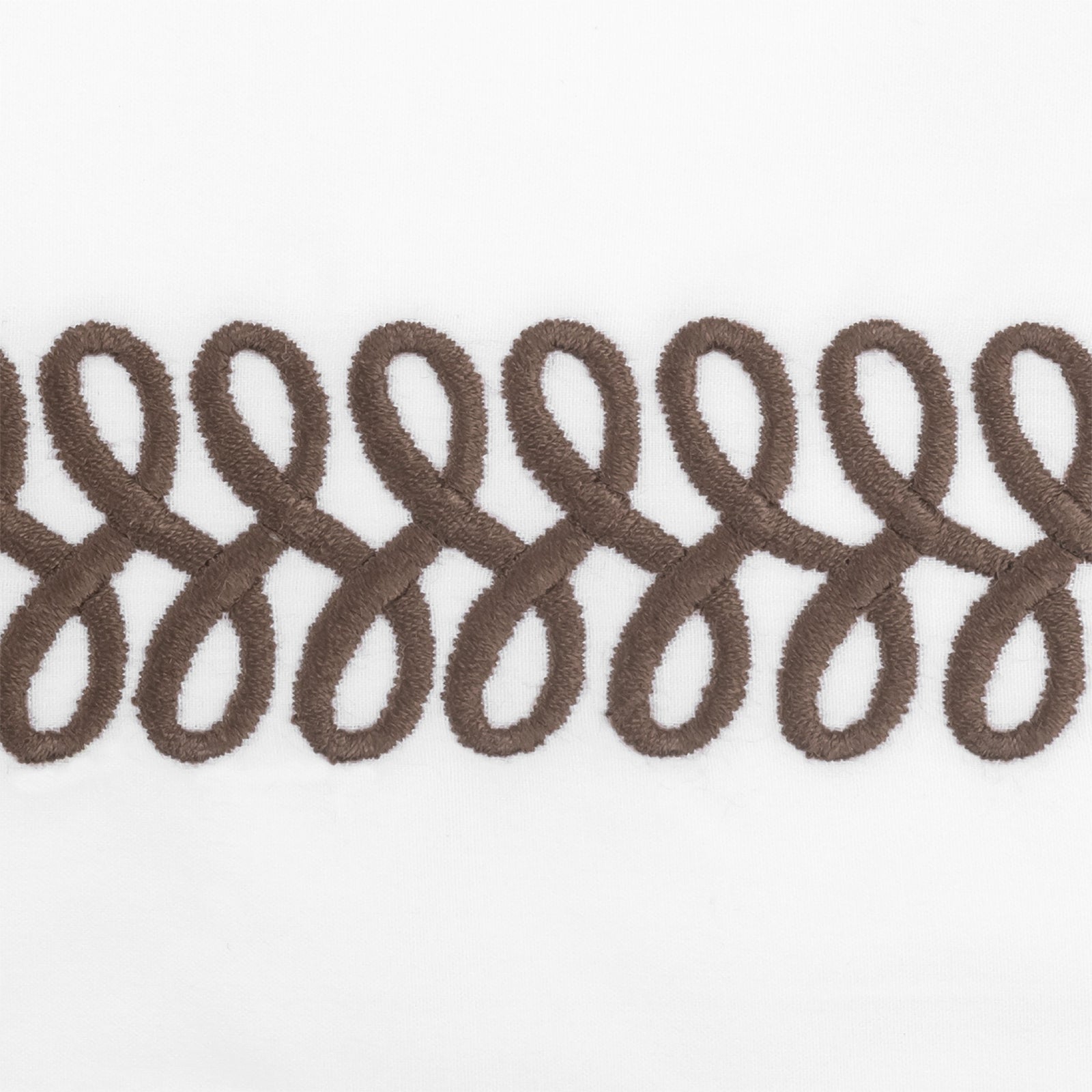 Matouk Schumacher Astor Braid Guest Towels in Mocha