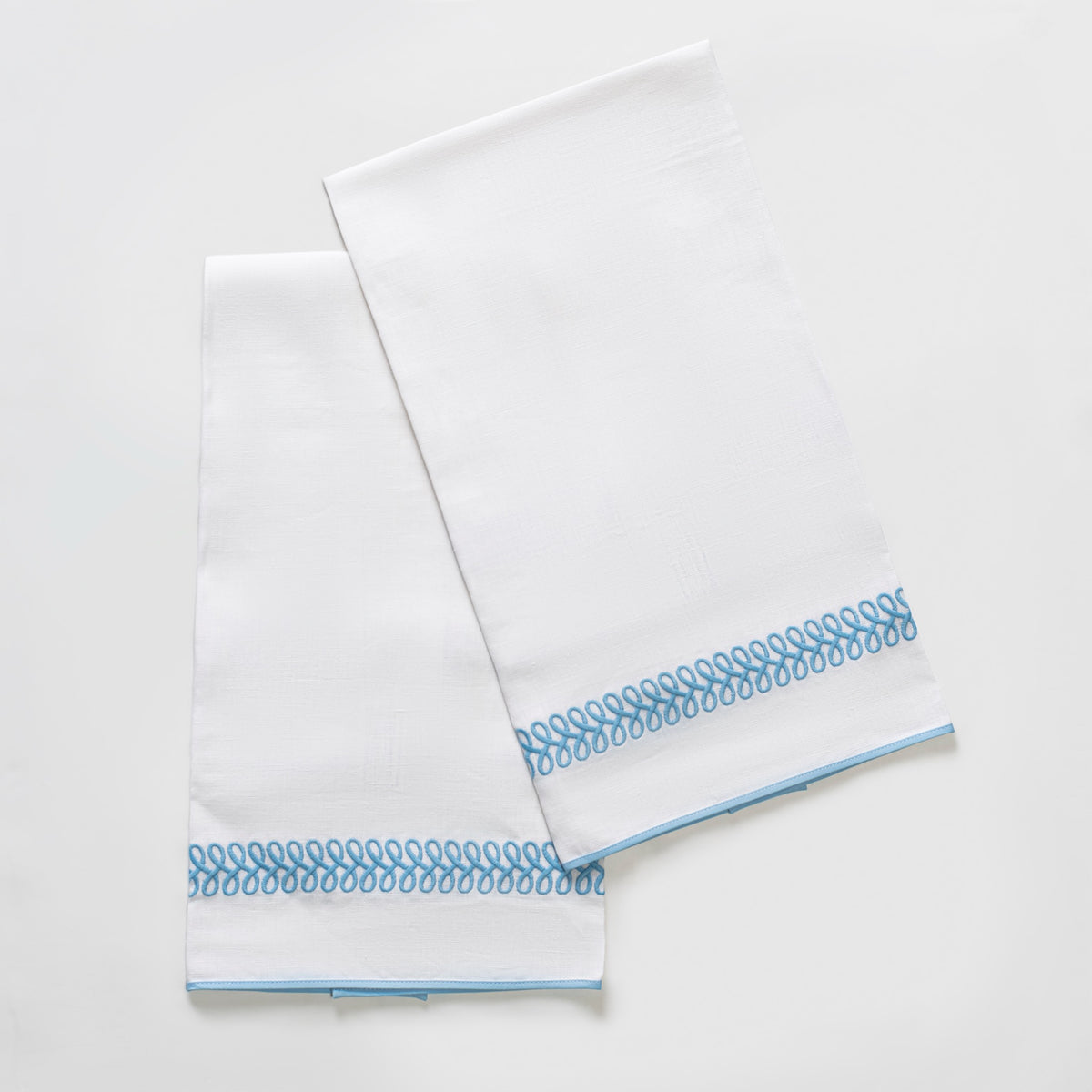 Matouk Schumacher Astor Braid Guest Towels in Sky