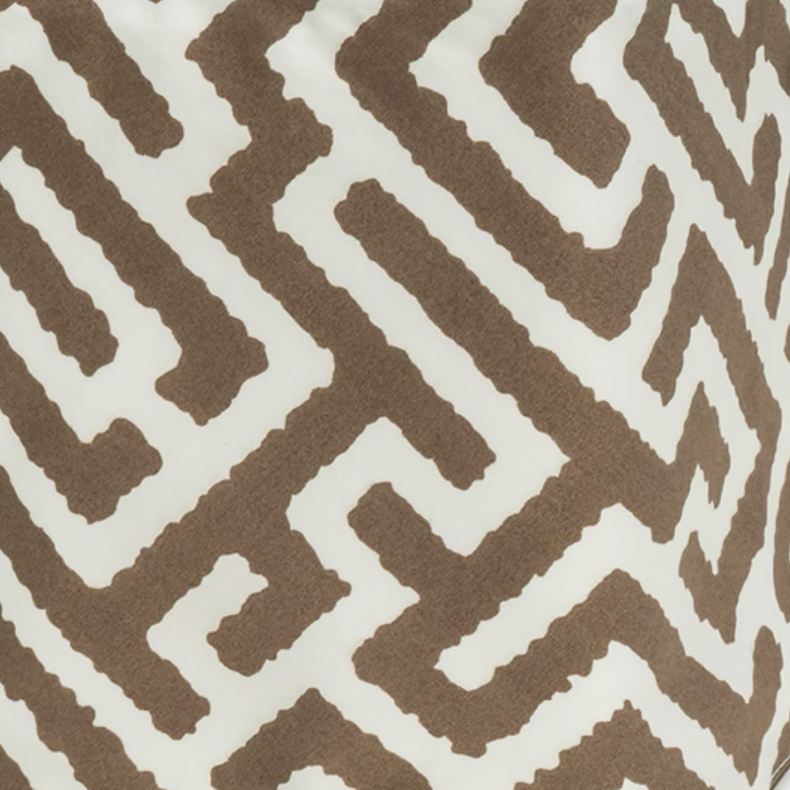 Matouk Schumacher Gabriel Tissue Box Cover in Mocha color