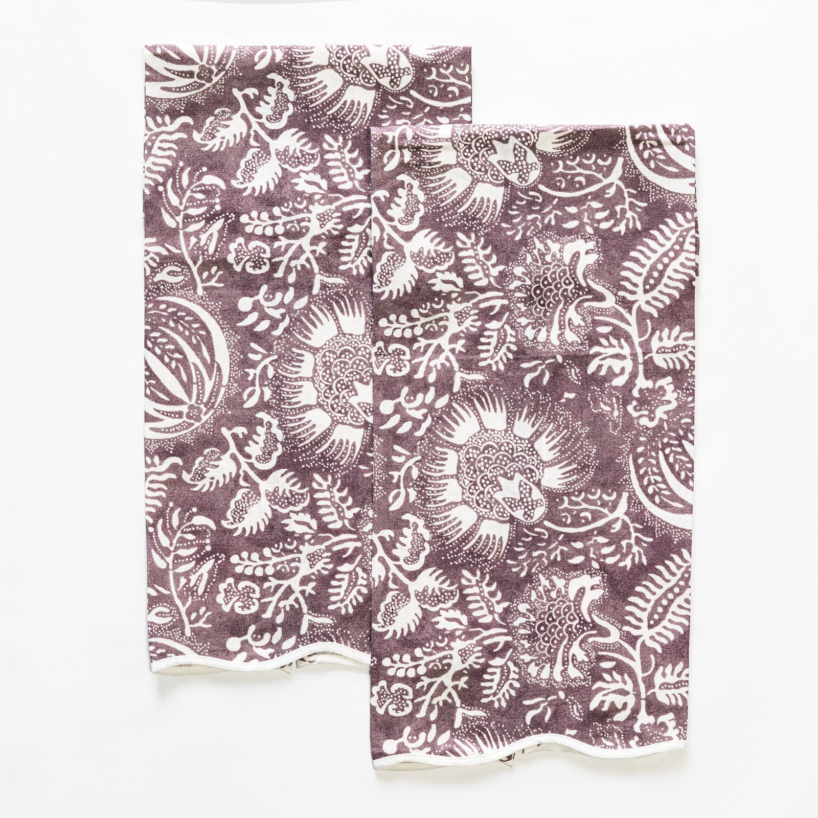 Matouk Schumacher Granada Guest Towels in Thistle