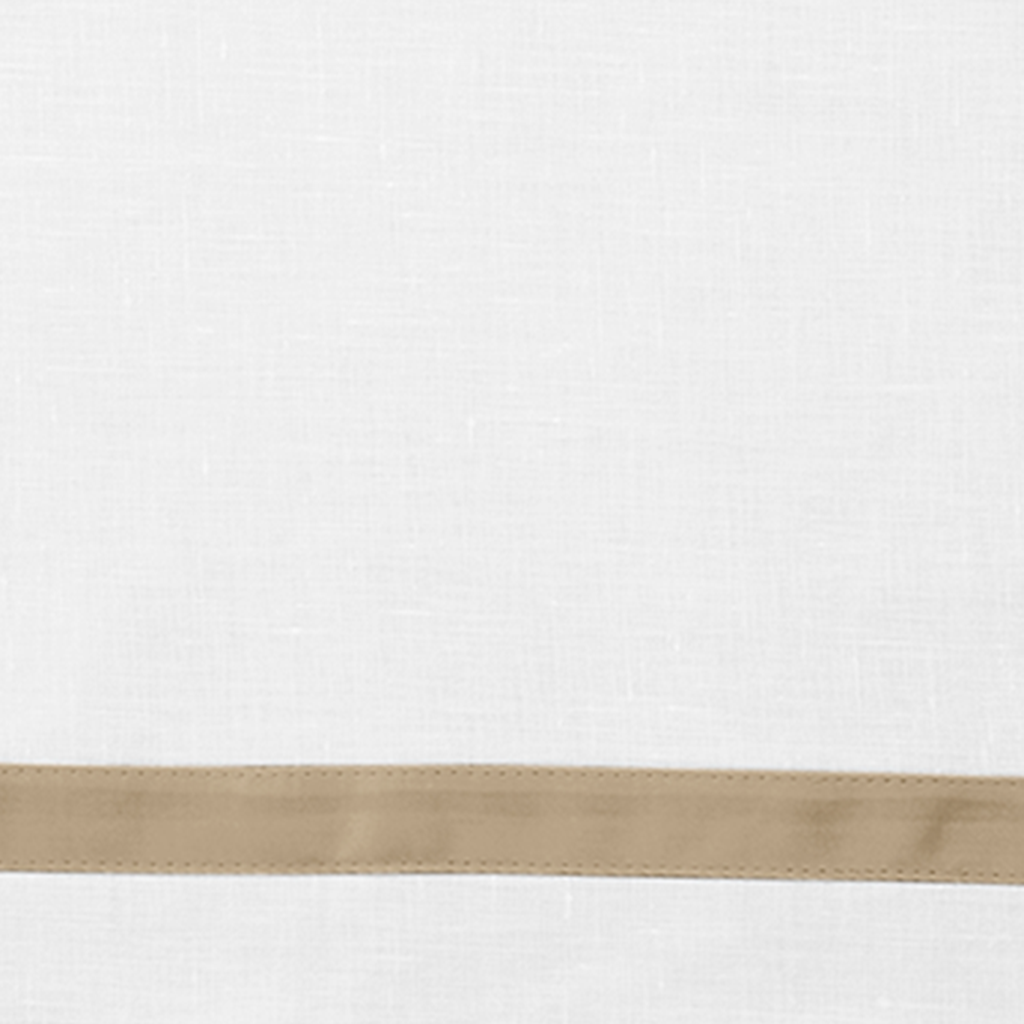 Dinner Napkins of Matouk Schumacher Lowell Table Linens in Color Champagne