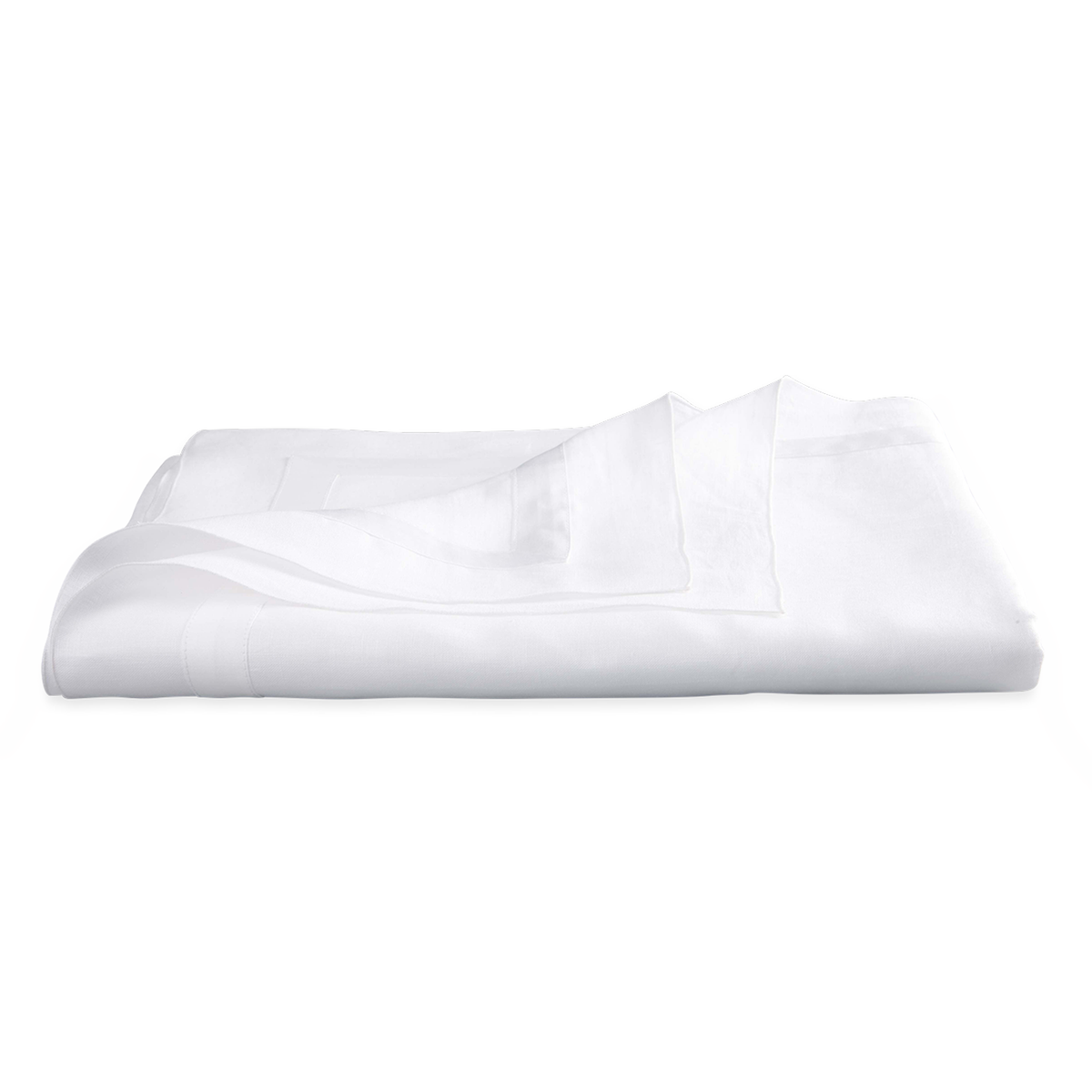 Folded Table Cloth of Matouk Schumacher Lowell in Color White