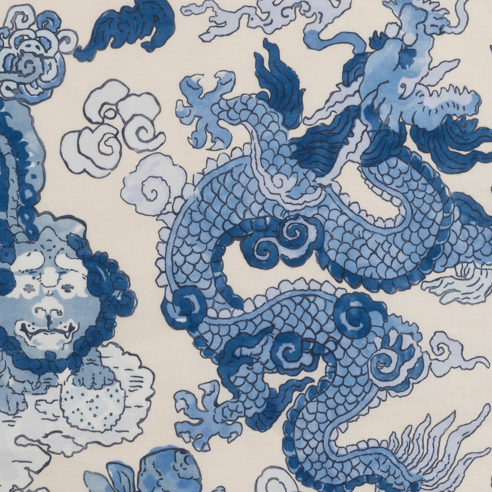 Silo of Matouk Schumacher Magic Mountain Tissue Box Cover Porcelain Blue