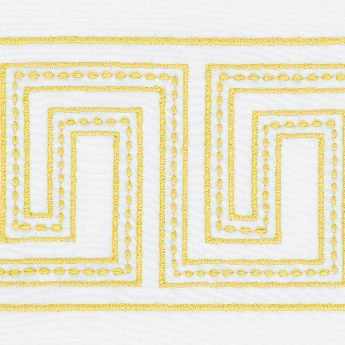 Pattern of Matouk Schumacher Ophelia Guest Towels in Lemon