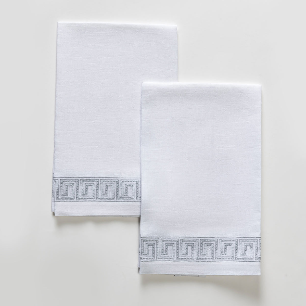 Matouk Schumacher Ophelia Guest Towels in Silver