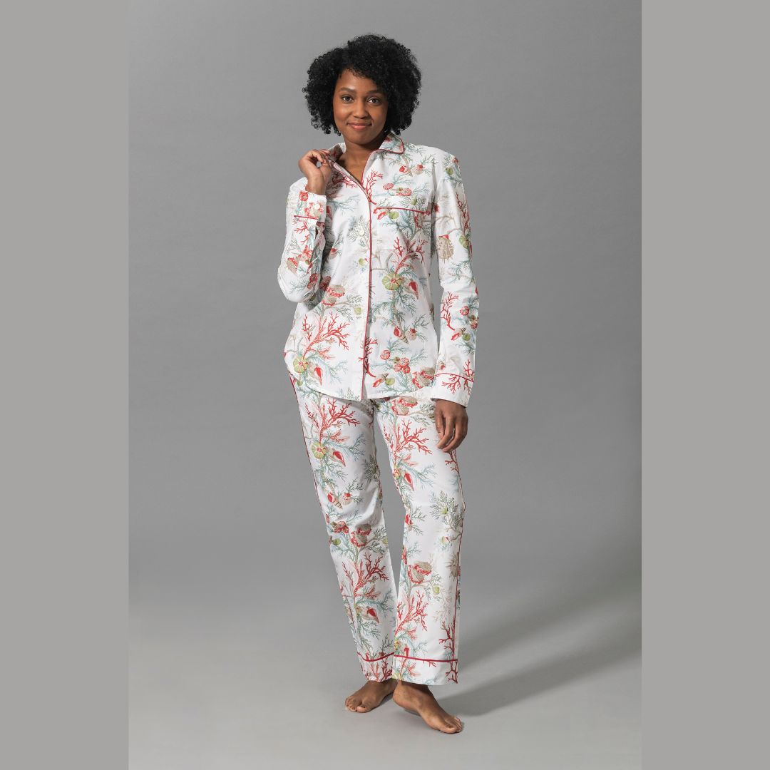 Matouk Del Tesoro Pajama in Coral - model popping collar