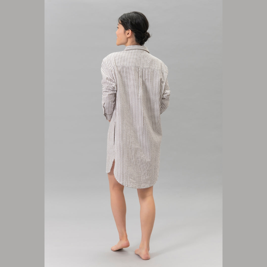 Woman wearing the Matouk Matteo Pajama Shirt in Bark - back view