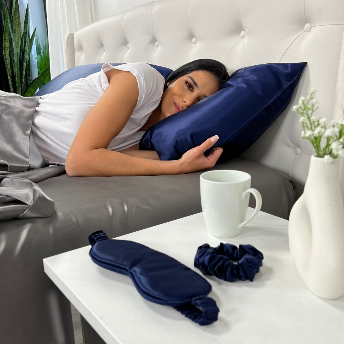 Soft navy Silk Pillowcase with a Lustrous Sheen, Offering a Smooth and Luxurious Touch