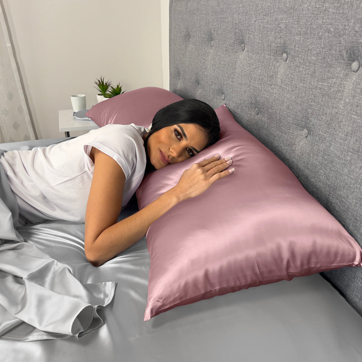 Soft Vintage Rose Silk Pillowcase with a Lustrous Sheen, Offering a Smooth and Luxurious Touch