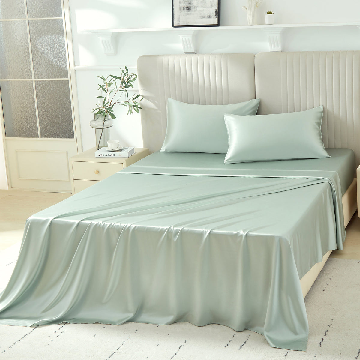Elegant 22 momme mulberry silk bed sheets, featuring a smooth, lustrous finish for ultimate comfort